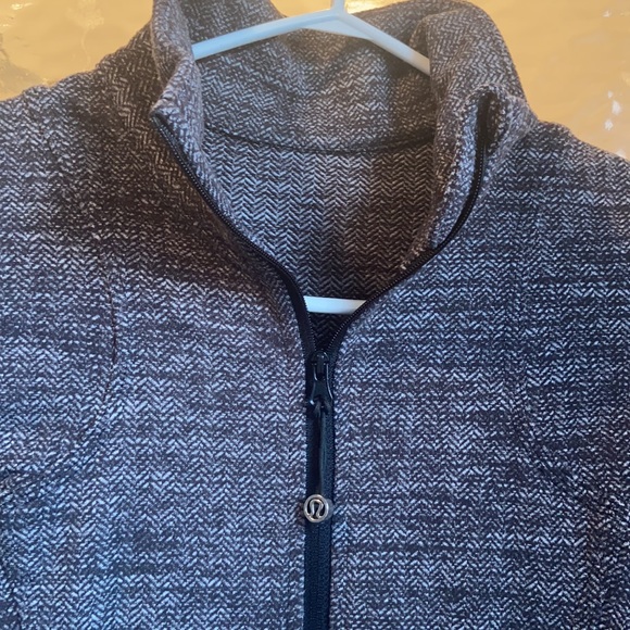 Lululemon 1/4 Zip Jacket - Picture 4 of 5